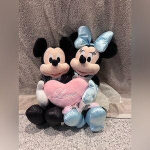Disney: Minnie & Mickey Wedding. Married Love Heart Plush with Pink and Blue